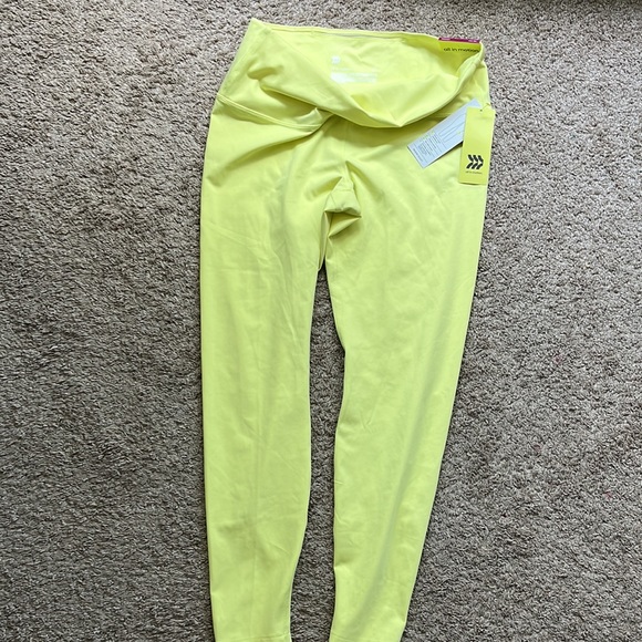 New Women's Ultra High-Rise Legging. Size XXL - Picture 2 of 3